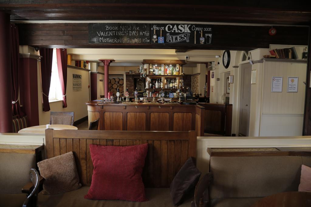Hanmer Arms Екстер'єр фото